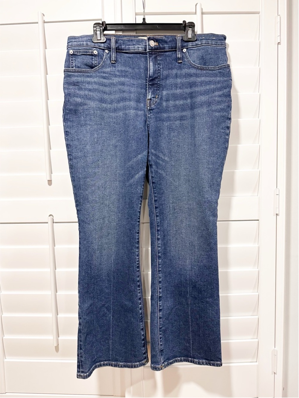 Madewell Mid-Rise Kick Out Jeans Size 31 Medium Wash Crop Flare Stretch
